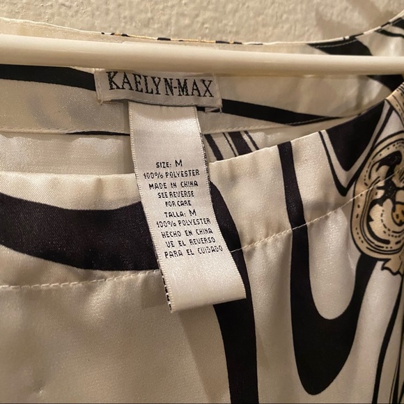 Kaelyn-Max Pattern Print Shawl Top - Picture 3 of 7